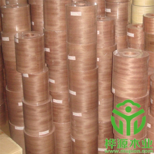 麥格利手工貼木皮施工方便，0.25mm無(wú)紡布木皮薄皮批量供應(yīng)